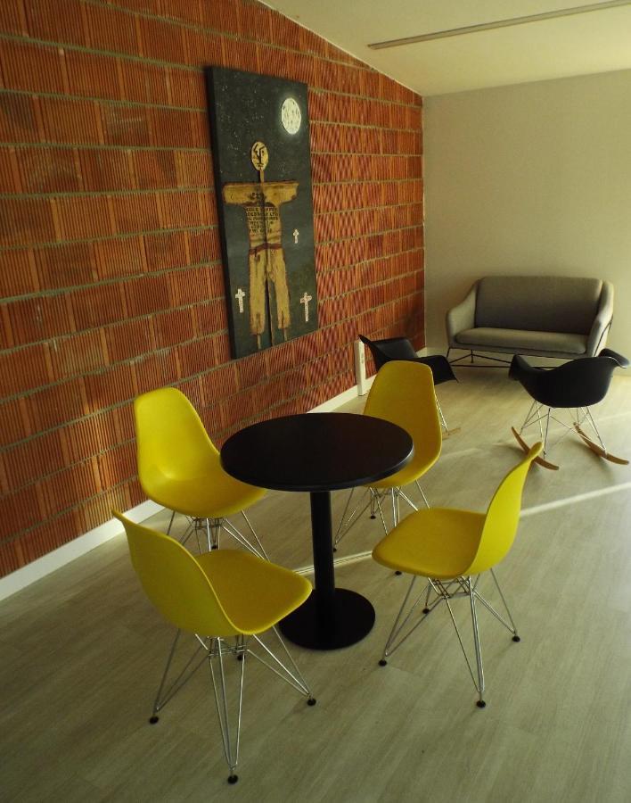 מונפורט דה למוס Albergue Santiago 15 Monforte מראה חיצוני תמונה