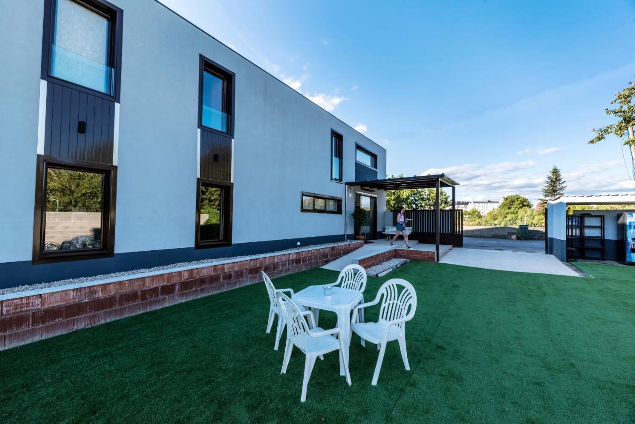 מונפורט דה למוס Albergue Santiago 15 Monforte מראה חיצוני תמונה